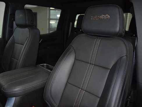 Used 2024 Chevrolet Silverado 1500 High Country w/ High Country Premium Package AWD/4WD image 44