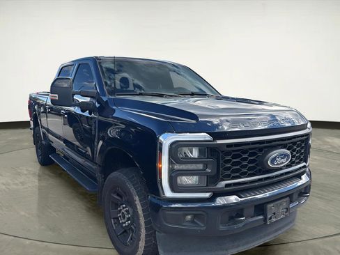 Used 2024 Ford F350 Lariat w/ Sport Appearance Package image 9