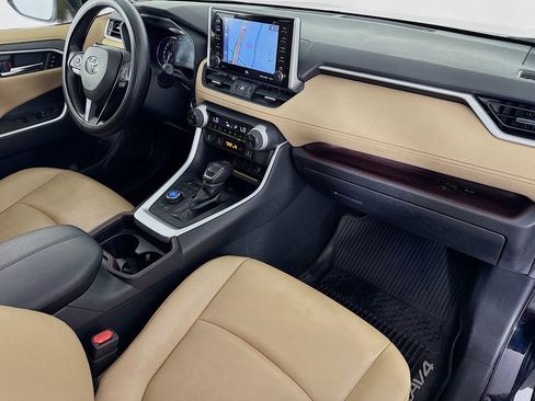 Used 2019 Toyota RAV4 Limited w/ Advanced Technology Package image 37