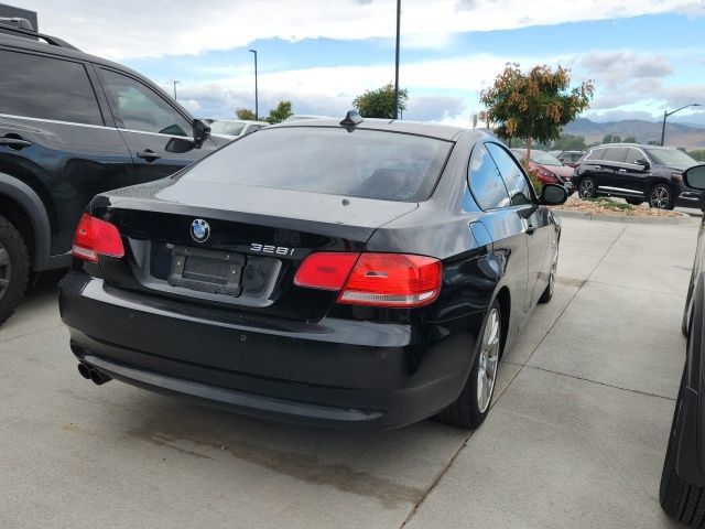 Used 2010 BMW 328i xDrive Coupe AWD/4WD image 2