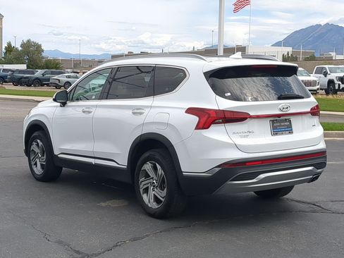 Used 2021 Hyundai Santa Fe SEL w/ Convenience + Premium Package AWD/4WD image 4