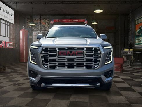 Used 2026 GMC Yukon Denali w/ Sun & Power Step Package AWD/4WD image 2