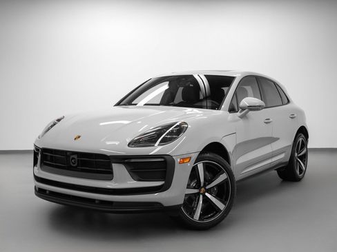 New 2026 Porsche Macan image 1