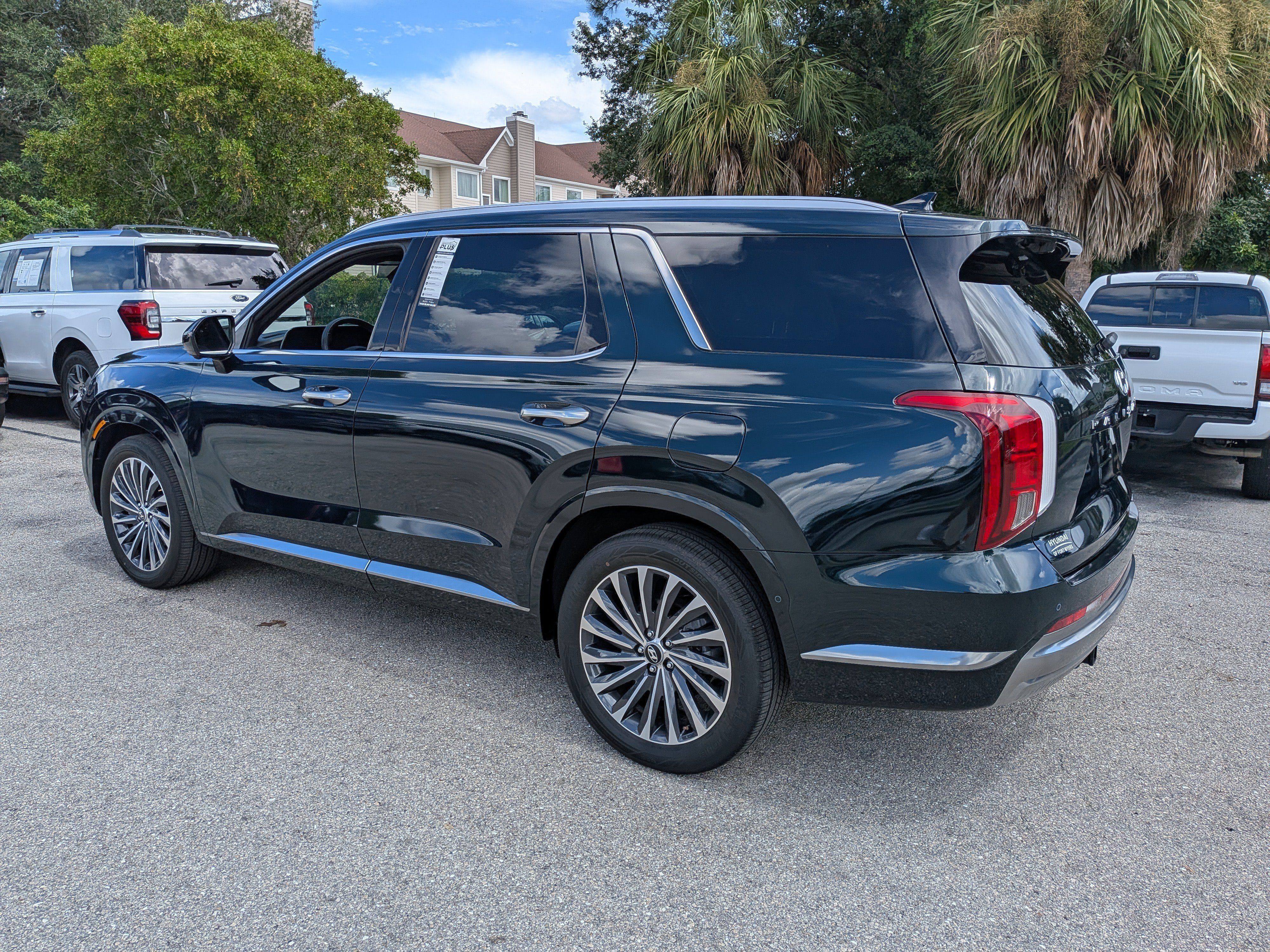 Used 2025 Hyundai Palisade Calligraphy FWD image 6