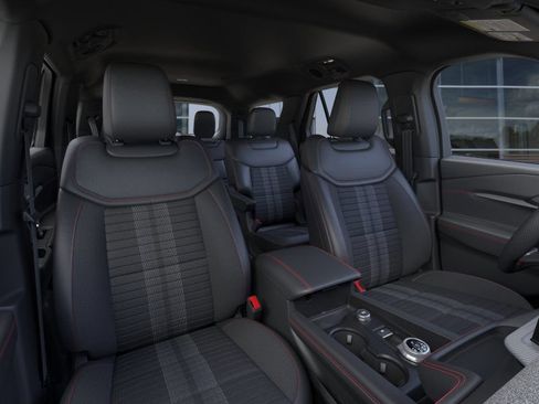 New 2026 Ford Explorer ST-Line w/ ST-Line Street Pack RWD image 32