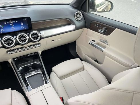 Used 2026 Mercedes-Benz GLB 250 4MATIC image 27