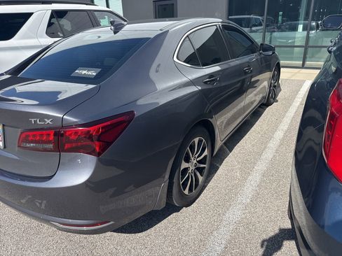 Used 2017 Acura TLX w/ Technology Package FWD image 3