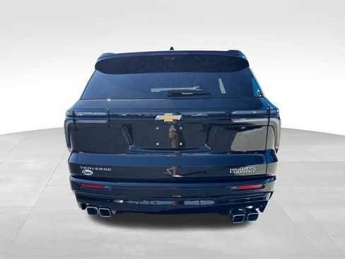 Used 2025 Chevrolet Traverse High Country FWD image 4