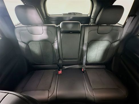 New 2025 Jeep Grand Cherokee Altitude image 10