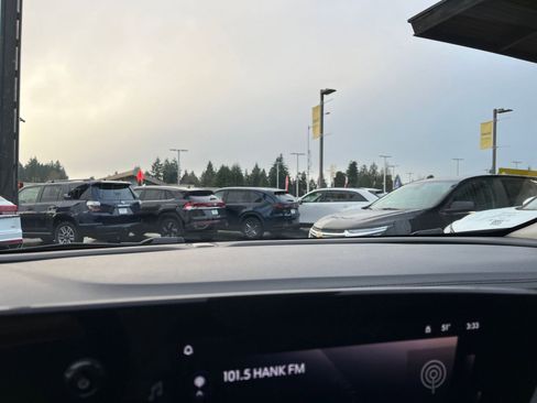 Used 2025 Buick Encore GX Preferred image 18