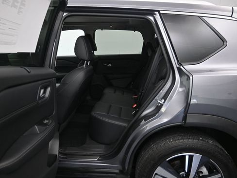 Certified 2024 Nissan Rogue SL w/ SL Premium Package FWD image 24