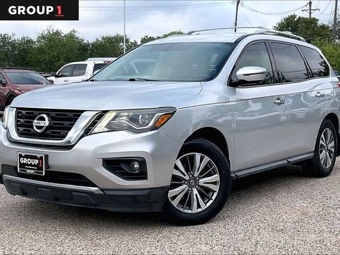 Used 2017 Nissan Pathfinder SL w/ SL Tech Package FWD image 1