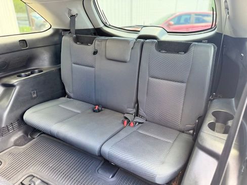 Used 2019 Toyota Highlander LE FWD image 23