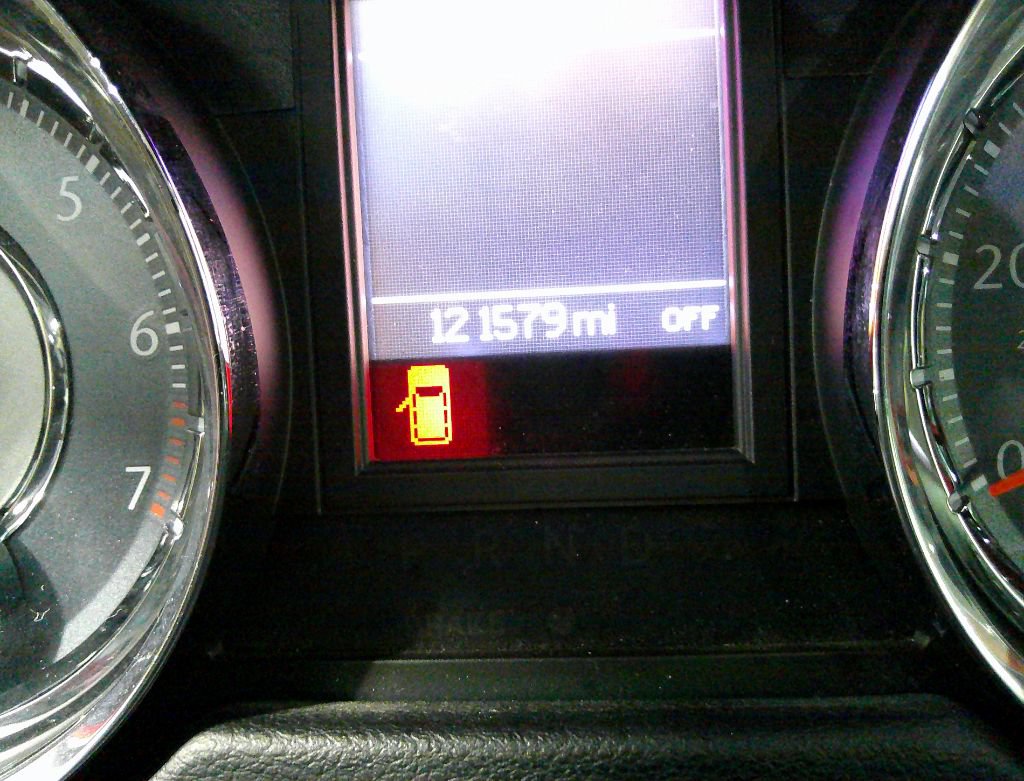 Used 2014 Chrysler Town & Country Touring FWD image 18