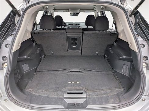 Used 2019 Nissan Rogue SV image 27