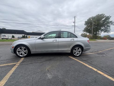 Used 2009 Mercedes-Benz C 300 4MATIC Sedan image 3