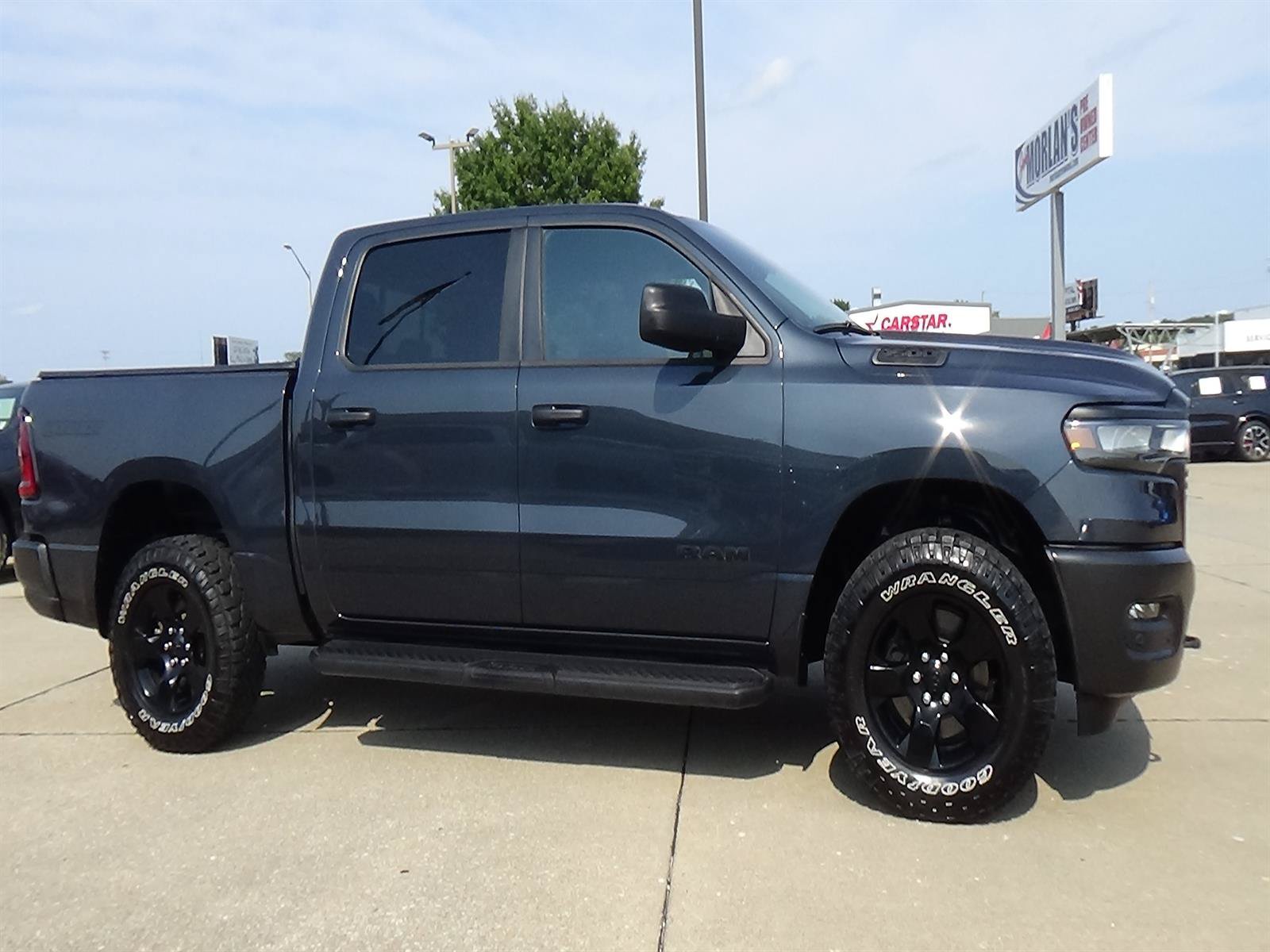 Used 2025 RAM 1500 Warlock AWD/4WD image 5