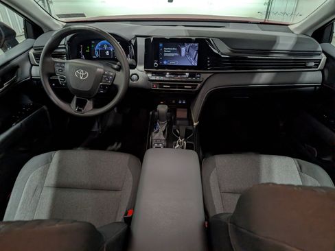 Used 2026 Toyota Camry LE image 11