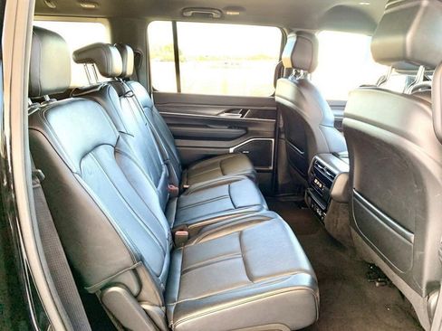 Used 2024 Jeep Wagoneer Series II w/ Flexible Seating Group image 28