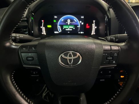 Used 2025 Toyota Camry SE FWD image 24