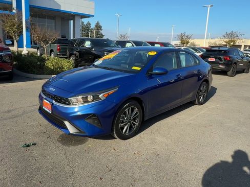 Used 2024 Kia Forte LXS image 2