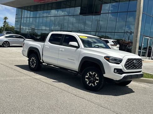 Used 2023 Toyota Tacoma TRD Off-Road w/ Advanced Technology Package AWD/4WD image 2
