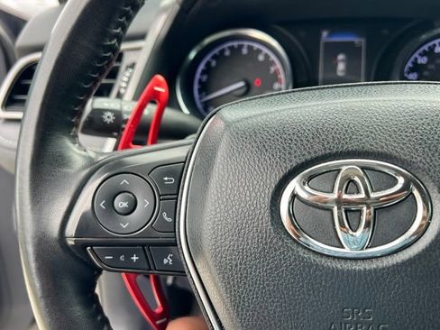 Used 2019 Toyota Camry SE FWD image 19