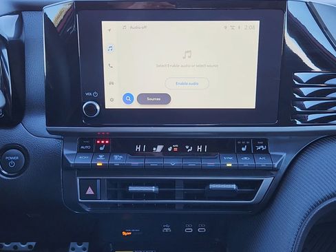 Used 2025 Toyota Camry SE image 14