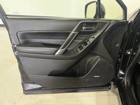 Used 2018 Subaru Forester 2.5i Touring w/ Popular Package #2 AWD/4WD image 18