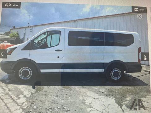 Used 2018 Ford Transit 150 XL RWD image 25