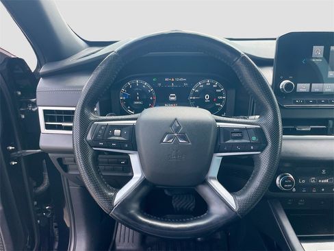 Used 2023 Mitsubishi Outlander SEL image 13