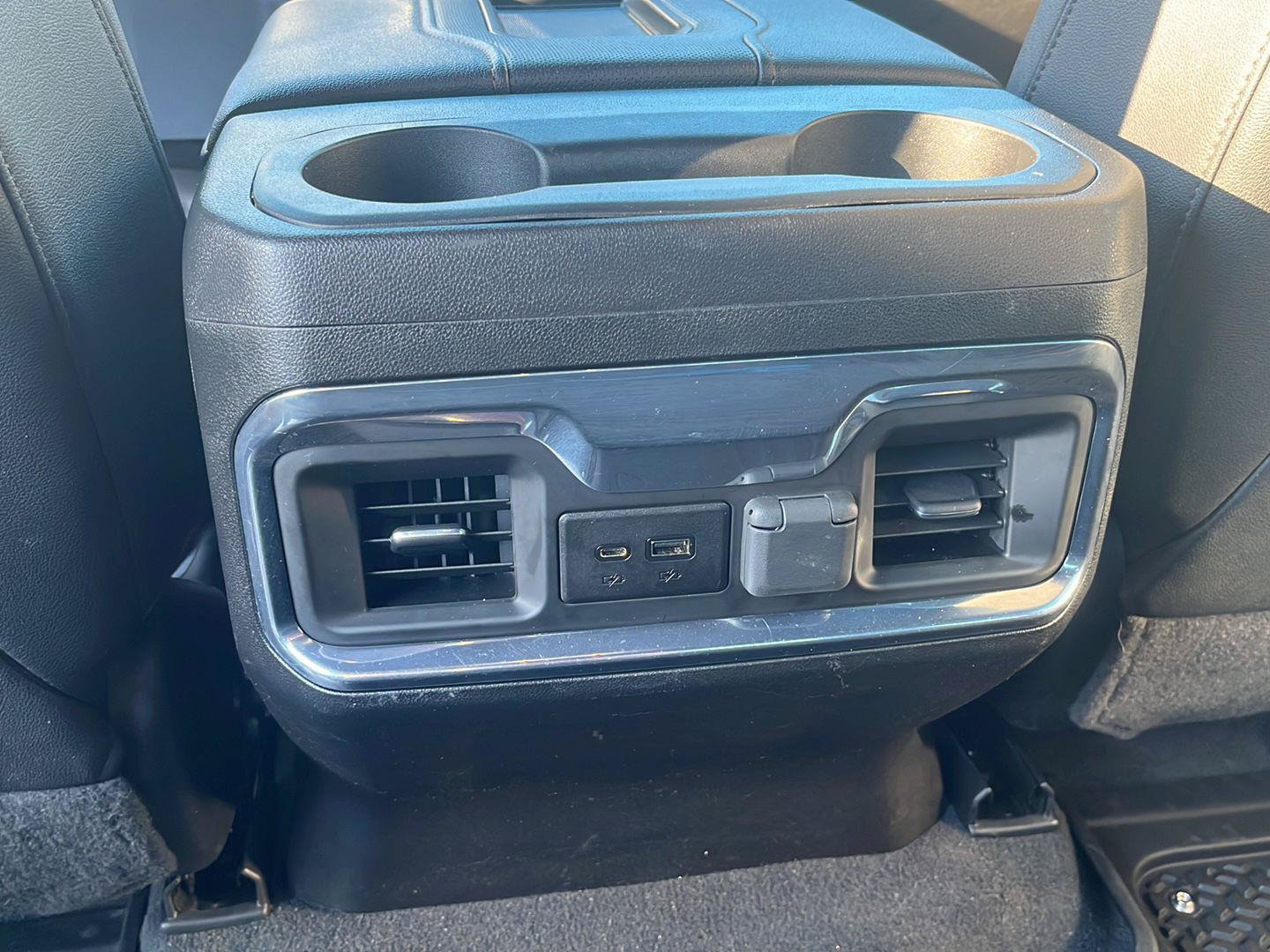 Used 2022 GMC Sierra 2500 AT4 w/ AT4 Preferred Package AWD/4WD image 16