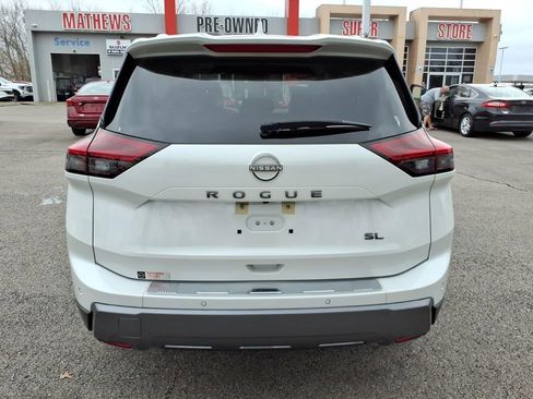 Certified 2024 Nissan Rogue SL w/ SL Premium Package FWD image 17