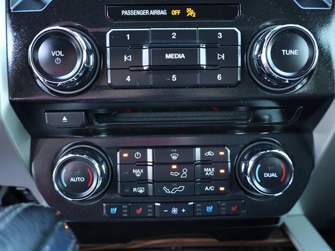 Used 2015 Ford F150 Lariat AWD/4WD image 31