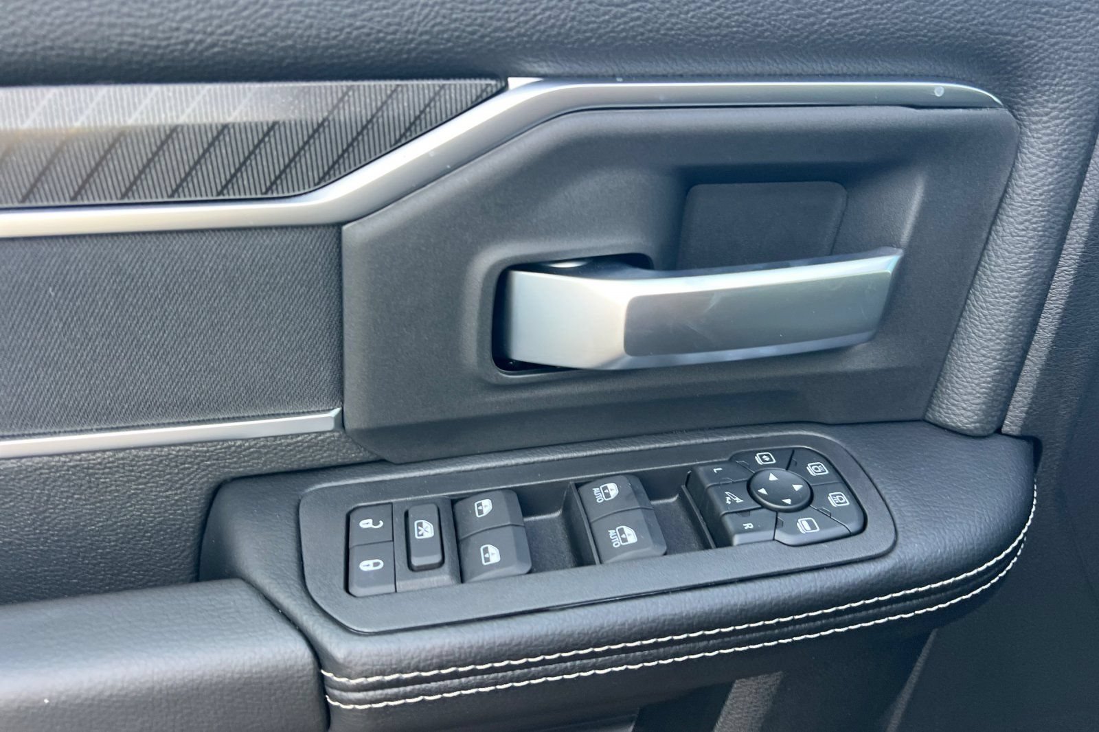 New 2026 RAM 3500 Big Horn AWD/4WD image 10