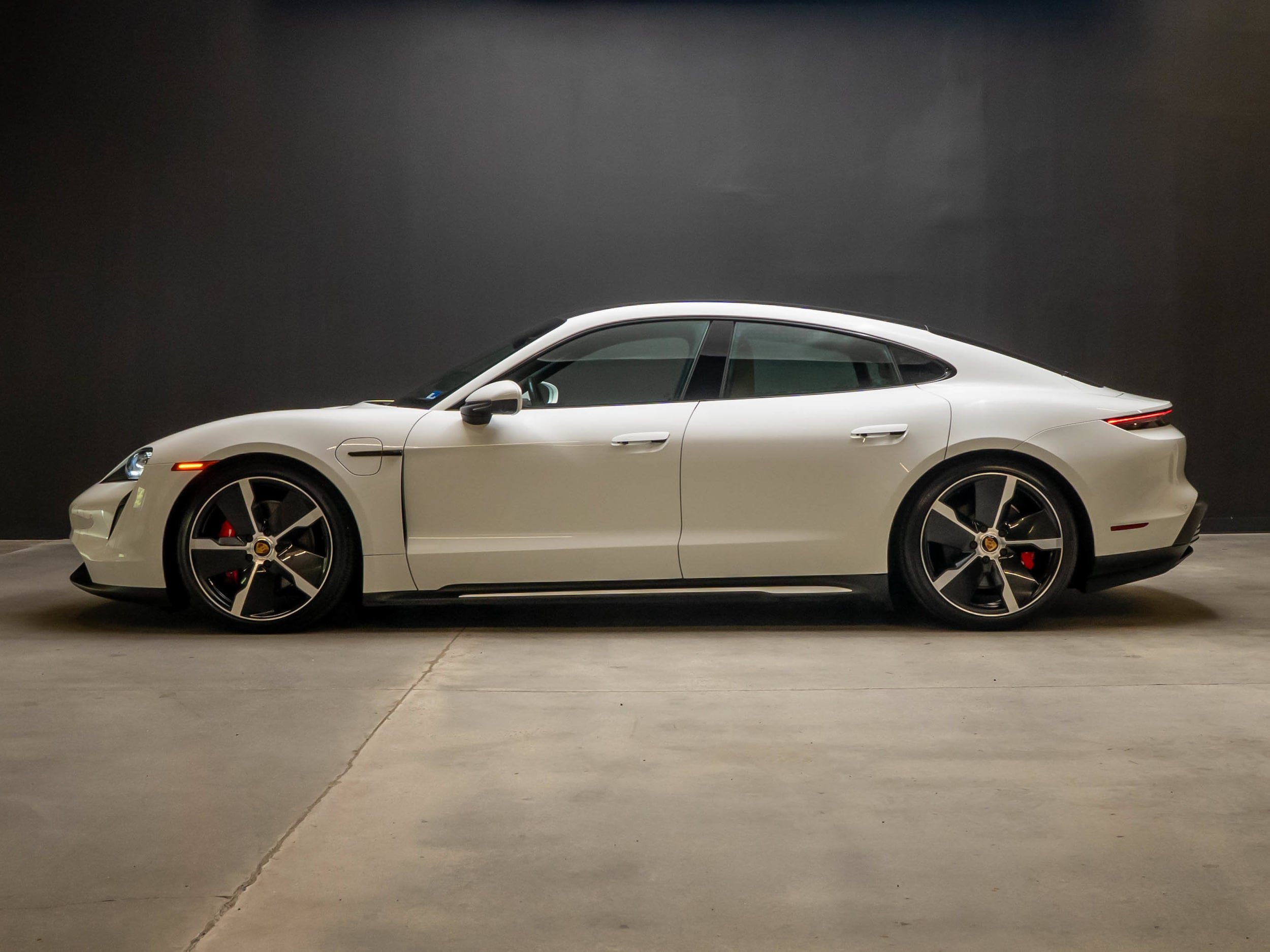 Certified 2024 Porsche Taycan 4S AWD/4WD image 2