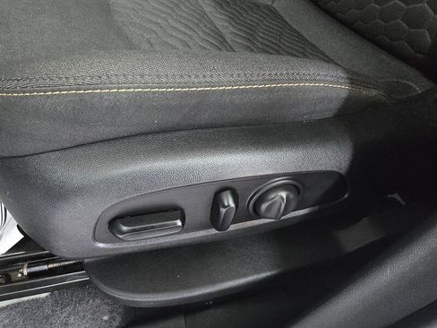 Used 2020 Chevrolet Equinox LT image 17