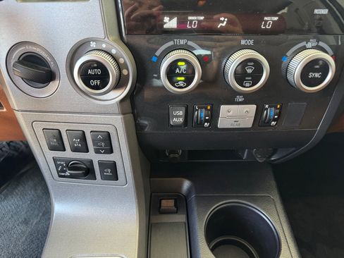 Used 2015 Toyota Sequoia Platinum AWD/4WD image 23