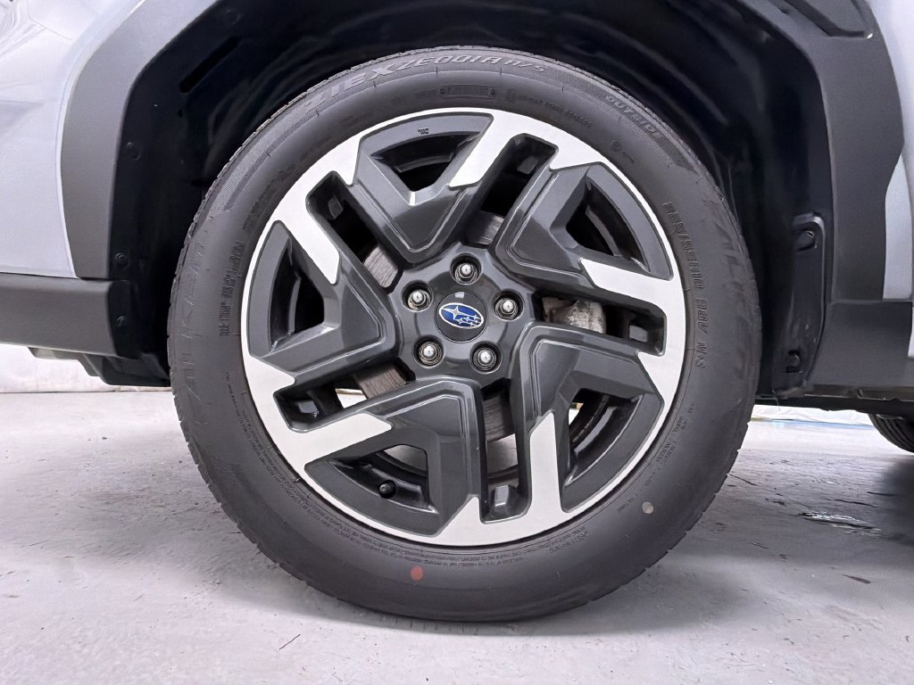 Used 2025 Subaru Forester Limited AWD/4WD image 16