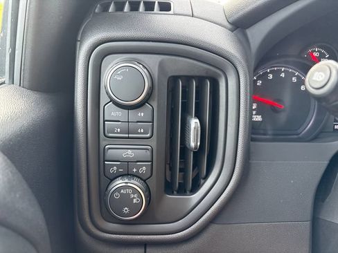Used 2022 Chevrolet Silverado 1500 Custom Trail Boss AWD/4WD image 11