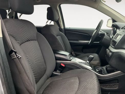 Used 2018 Dodge Journey SE w/ Popular Equipment Group image 17