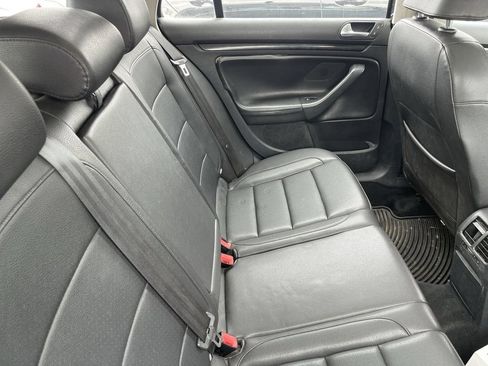 Used 2011 Volkswagen Jetta TDI FWD image 9