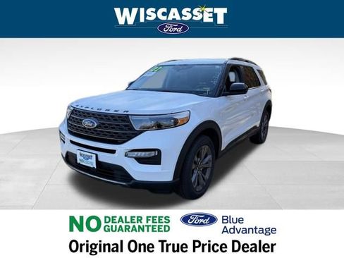 Certified 2022 Ford Explorer XLT w/ Equipment Group 202A image 16