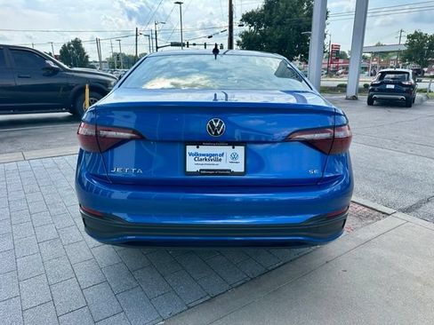 Used 2024 Volkswagen Jetta SE w/ Panoramic Sunroof Package FWD image 6