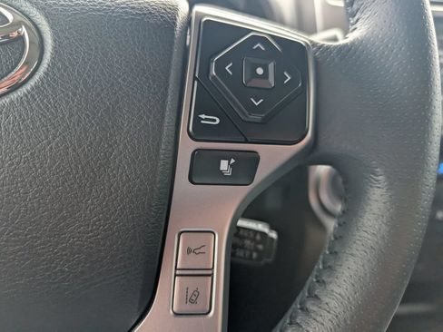 Used 2022 Toyota 4Runner Limited AWD/4WD image 21