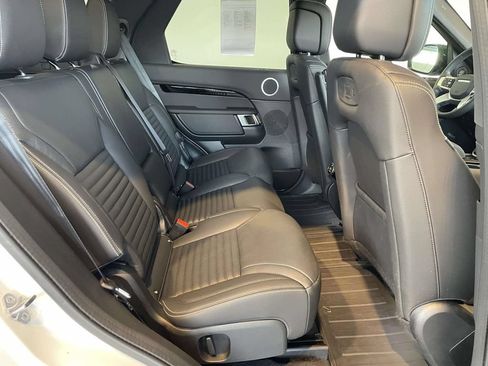 Used 2025 Land Rover Discovery S AWD/4WD image 21