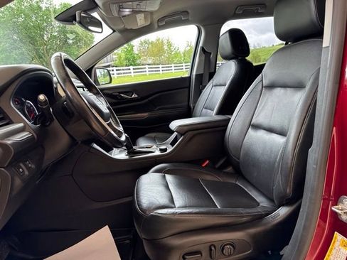 Used 2017 GMC Acadia SLT AWD/4WD image 4