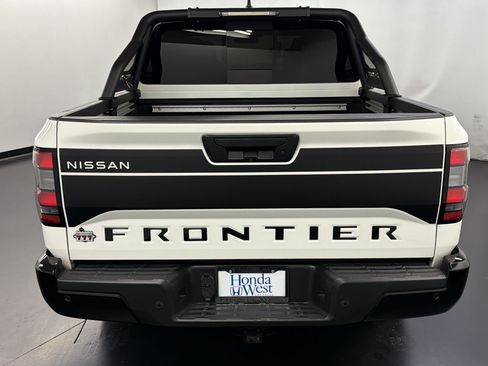 Used 2024 Nissan Frontier SV w/ Hardbody Edition AWD/4WD image 10