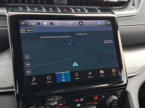 Certified 2023 Jeep Grand Cherokee Limited w/ Trailer Tow Prep Group (B) image 16