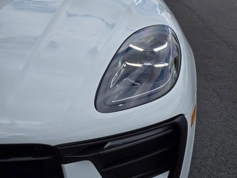New 2026 Porsche Macan AWD/4WD image 12